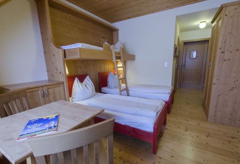 Трехместный Номер Superior, Jufa Hotel Tieschen