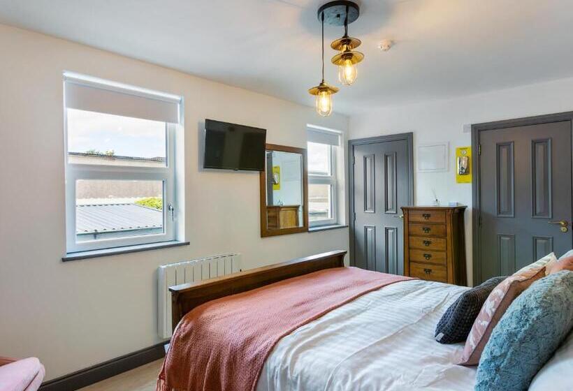 اتاق استاندارد, Macs Townhouse Dungarvan