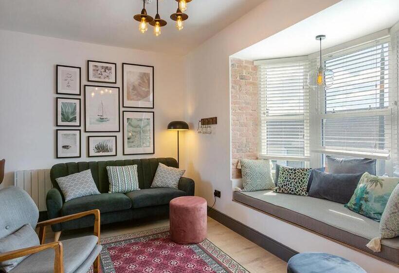 آپارتمان لوکس 1 خوابه, Macs Townhouse Dungarvan