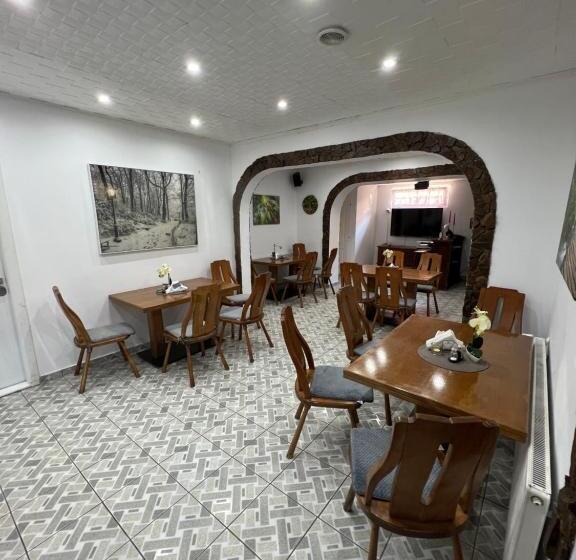스탠다드 룸 풀장 전망, Gasthaus Casa Kugler
