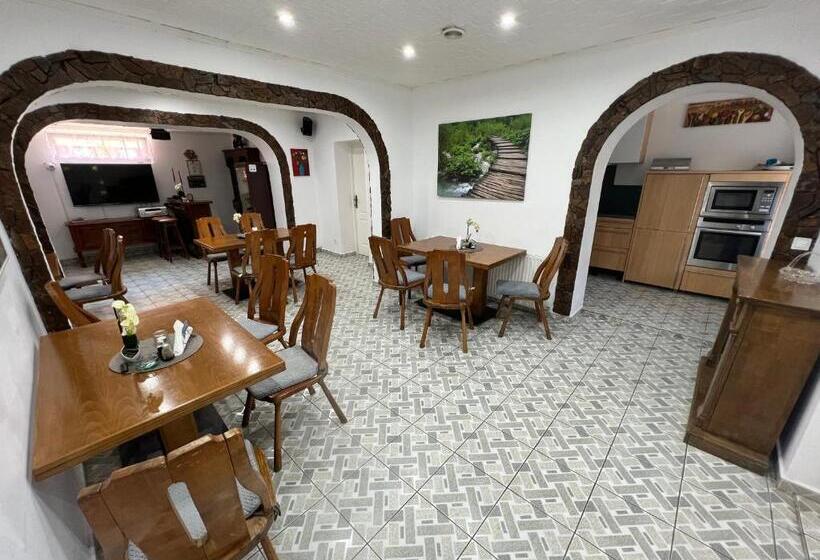 스탠다드 룸 풀장 전망, Gasthaus Casa Kugler