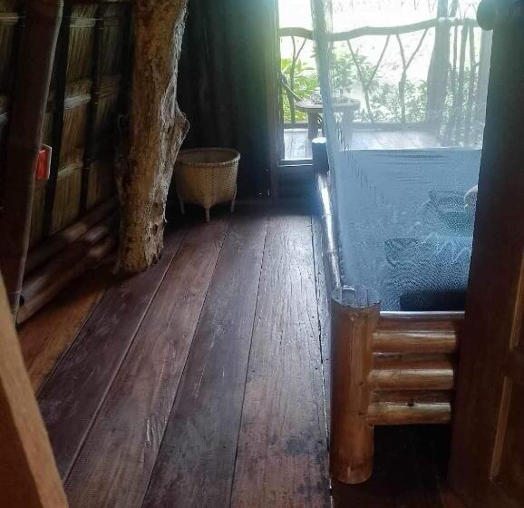 اتاق استاندارد با چشم‌انداز دریا, Sanctuaria Treehouses Busuanga