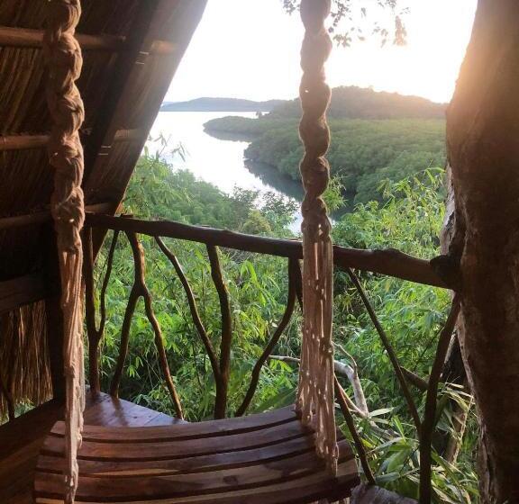 اتاق استاندارد با بالکن و چشم‌انداز دریا, Sanctuaria Treehouses Busuanga