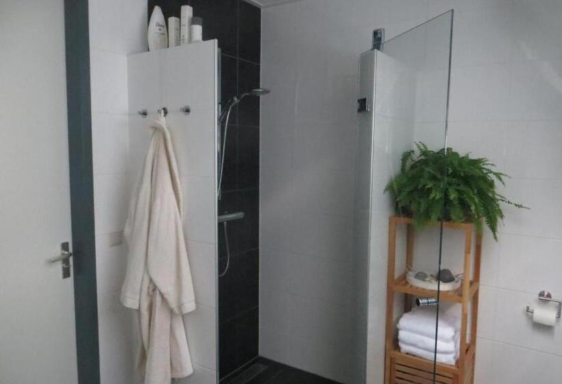 Standard room with outdoor bath, B&b Biesehof