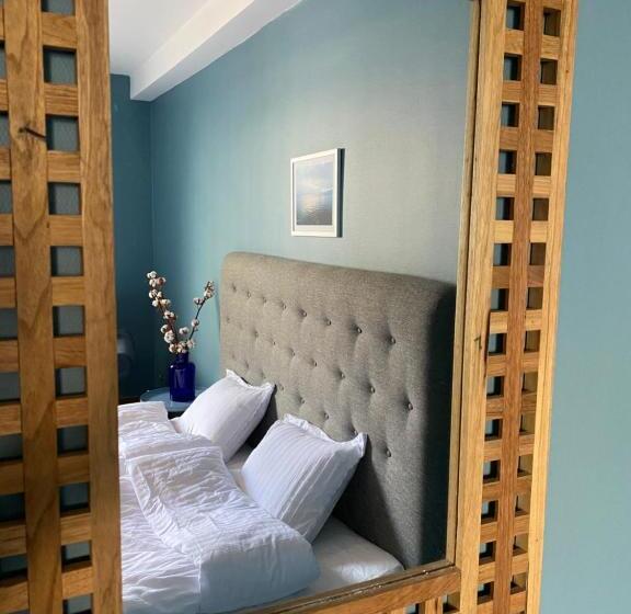 Номер Стандарт, På Hörnet Hotell
