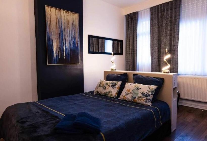 اتاق استاندارد, A La Villa Perroy Les Chambres Sont Spacieuses Et Les Petit Déjeuners Offerts
