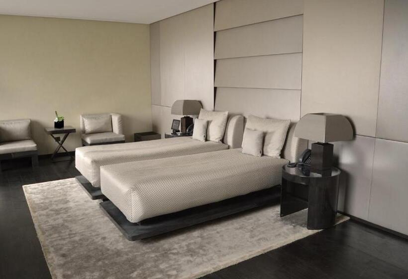 اتاق خانوادگی, Armani Hotel Milano