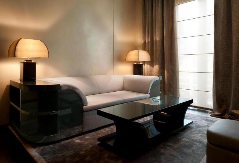 سوییت جونیور با بالکن, Armani Hotel Milano