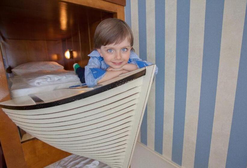 Четырехместный Номер Стандарт, 4 Sterne Superior Erlebnishotel Bell Rock, Europa Park Freizeitpark & Erlebnis Resort