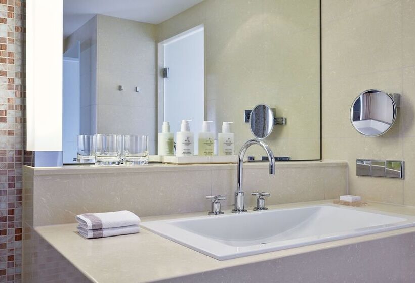 سوئیت با چشم‌انداز, Jw Marriott Hotel Frankfurt