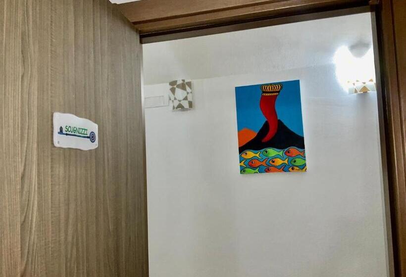 اتاق اجرایی سه نفره, A Room De  Scugnizzi