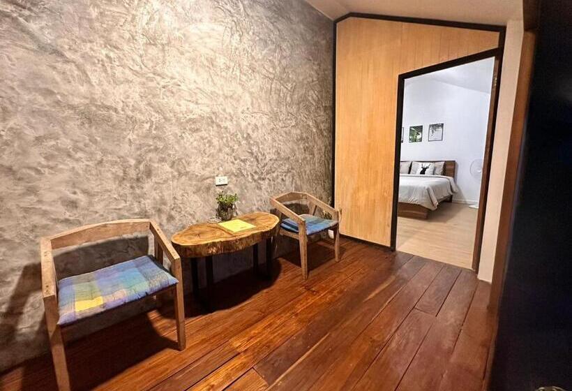 اتاق سوپریور با تخت بزرگ, Jungle Guesthouse