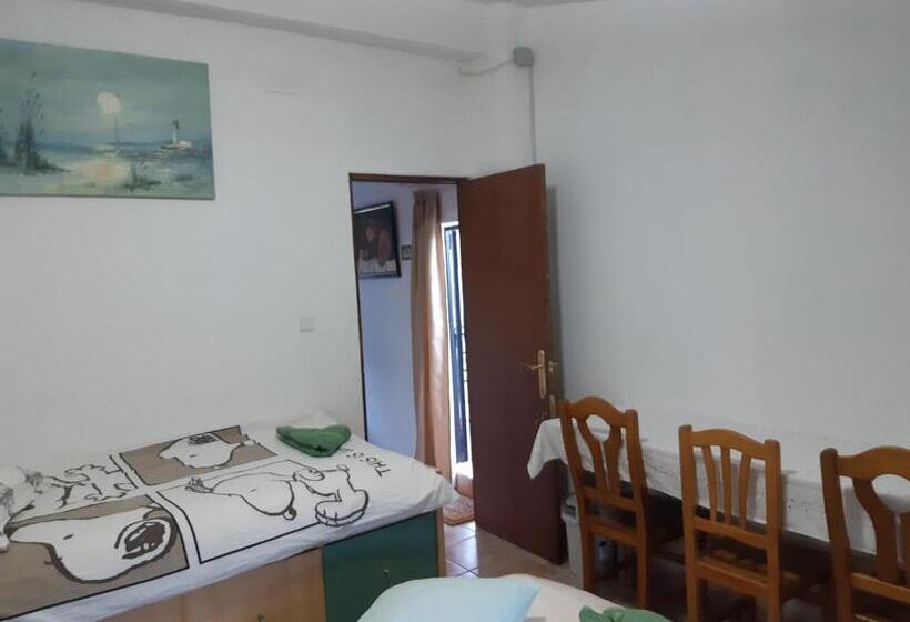 Семейный Номер, Nice Room With Swimming Pool