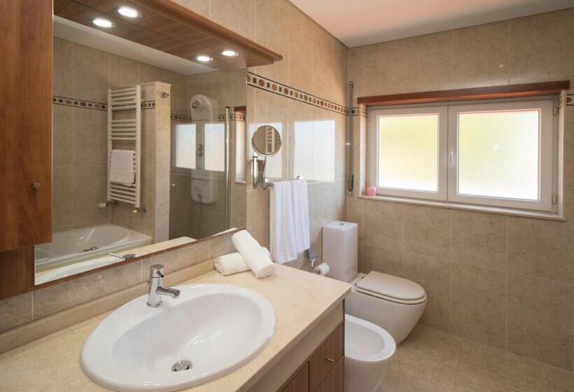 سوییت جونیور با چشم‌انداز دریا, Riverzenhouse