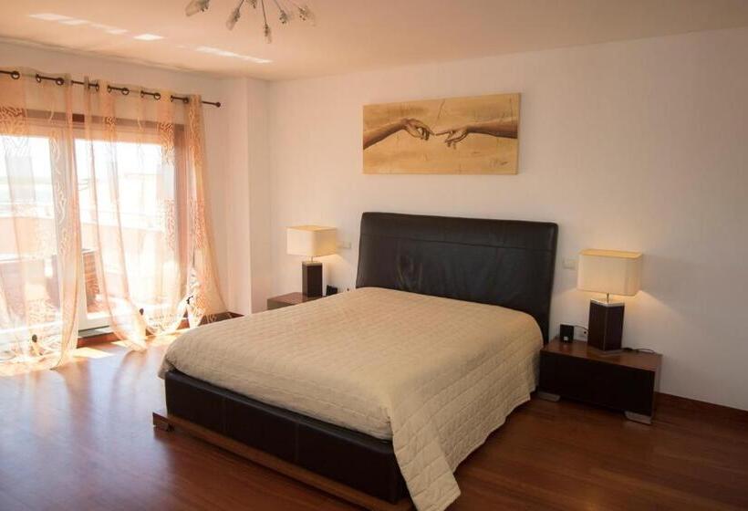 سوییت جونیور با چشم‌انداز دریا, Riverzenhouse