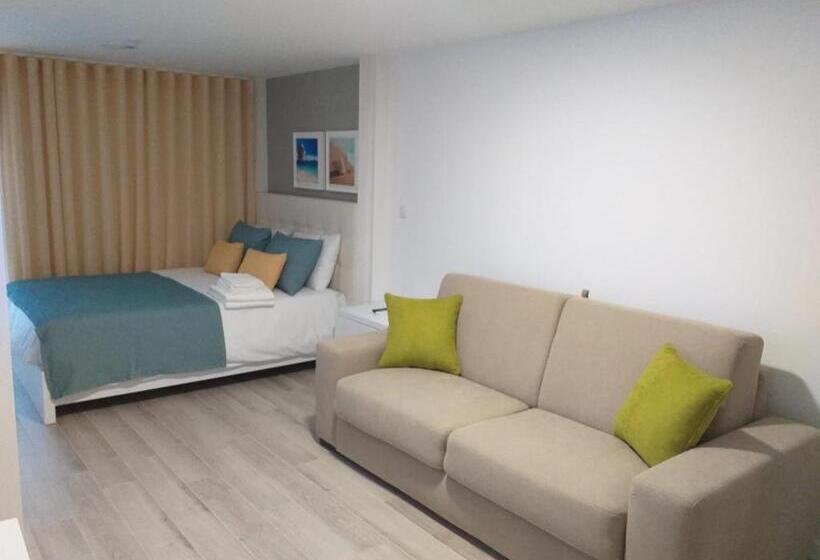 Family Suite, O Palacete