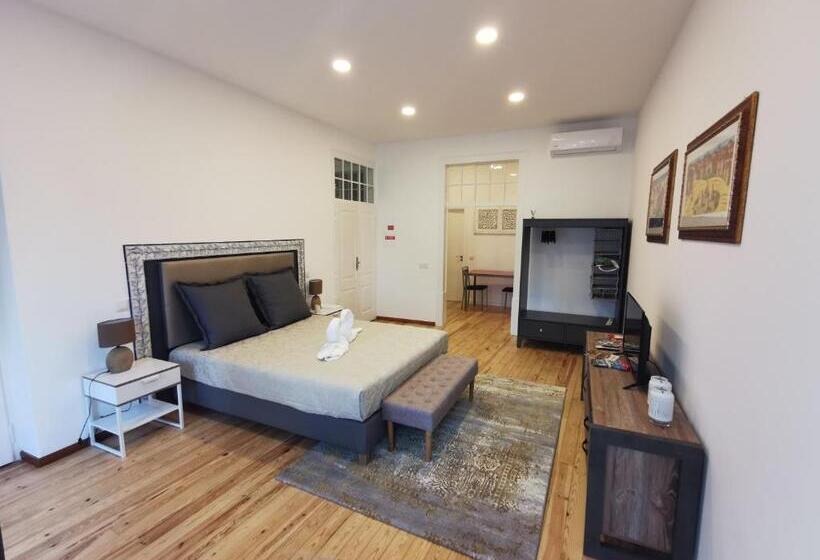 سوئیت با بالکن, Casa Saudade Luxury Rooms