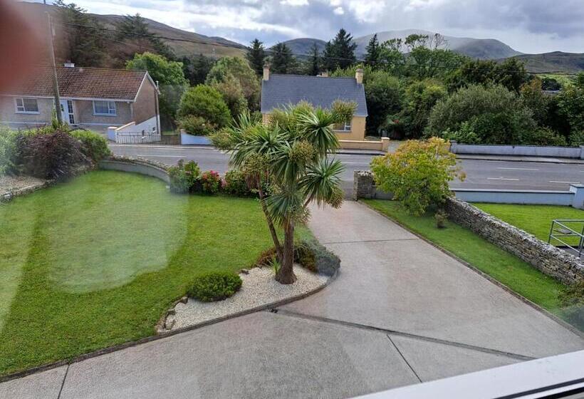 اتاق استاندارد با تخت بزرگ, Hillhead House, F94 F6n1