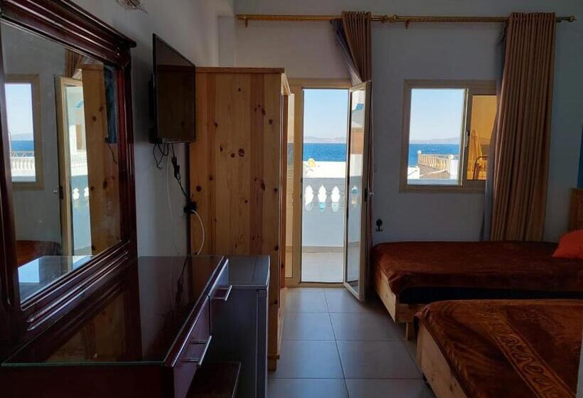 اتاق استاندارد با بالکن و چشم‌انداز دریا, Dahab Beach Lodge