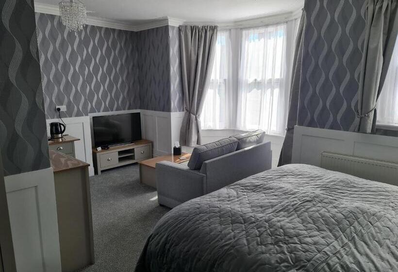 اتاق لوکس با تخت بزرگ, Marden Guest House