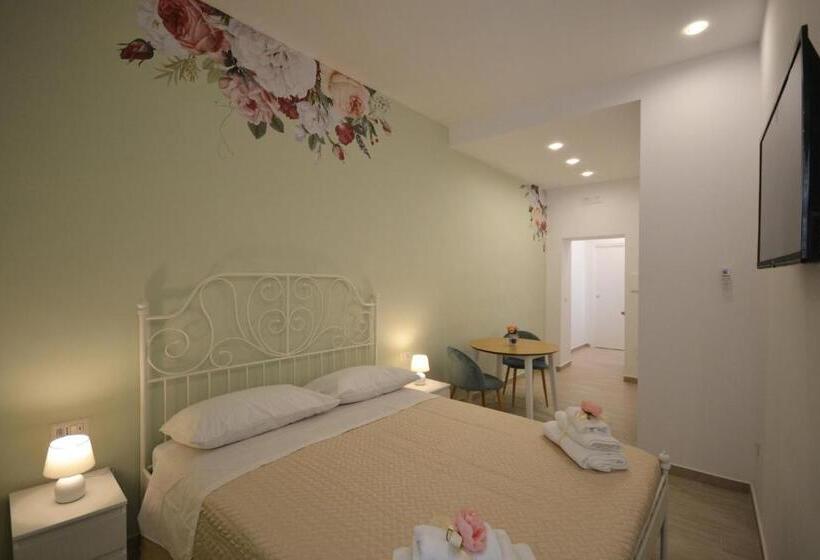 Апартаменты 1 Спальня с Балконом, Flower House