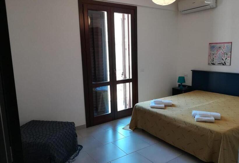 اتاق استاندارد با بالکن و چشم‌انداز دریا, Casa Regina