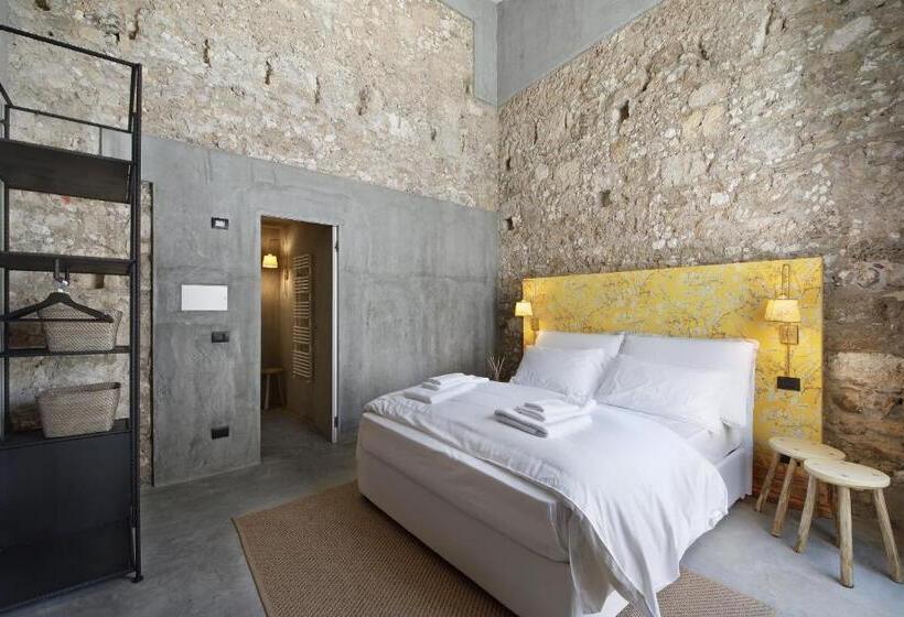 اتاق لوکس با تخت بزرگ, Isonzo Suites