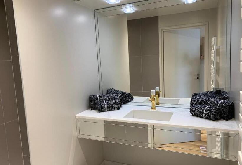 Люкс Deluxe Кровать Кинг, L Appartement Et Les Suites De Vjl..