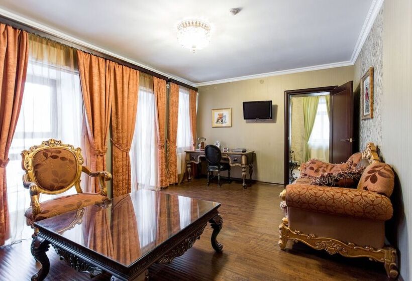 Семейный Номер, Art Hotel Nikolaevsky Posad