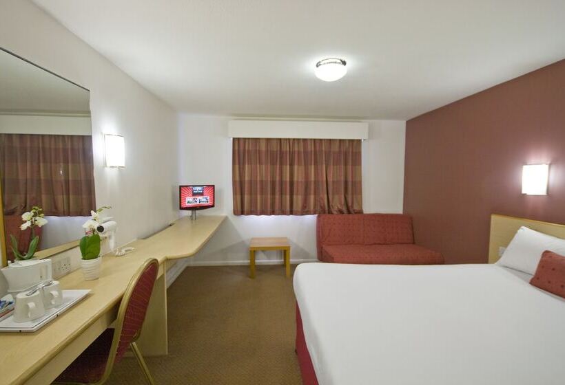 اتاق استاندارد یک نفره, Days Inn London Stansted Airport