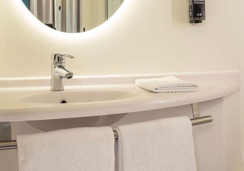 Номер Стандарт, Ibis Marseille Centre Euromed