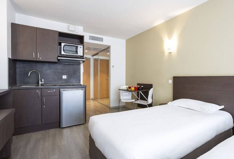 استودیوی استاندارد, Les Loges Du Park