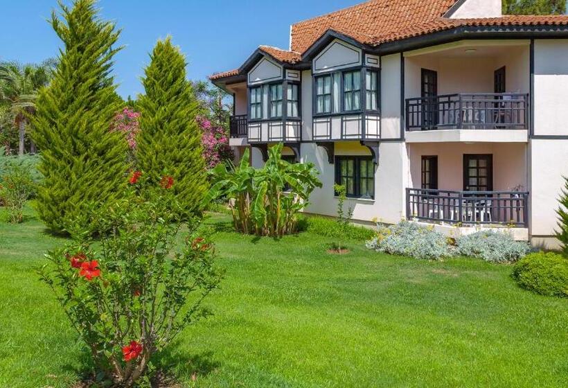 Номер Клуб, Starlight Resort