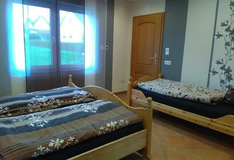 Номер Стандарт Трехместный, Gästehaus Kleine Lana