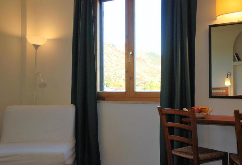 スタンダードトリプルルーム, Villa Prato Agriturismo