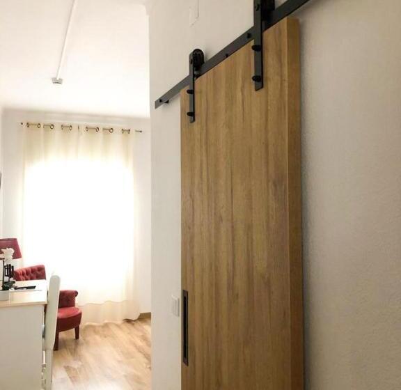 Quarto Estandar, Nova Delpa Al