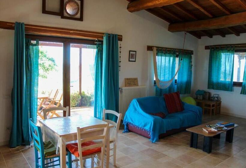 Дом 3 Спальни, Agriturismo Poggio Monte Saturnia
