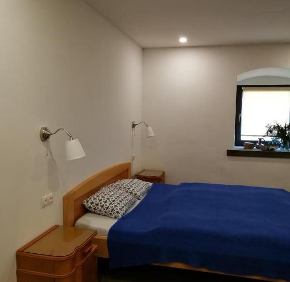 带共用浴室的标准房间, Statek Two Brooms, Apartment