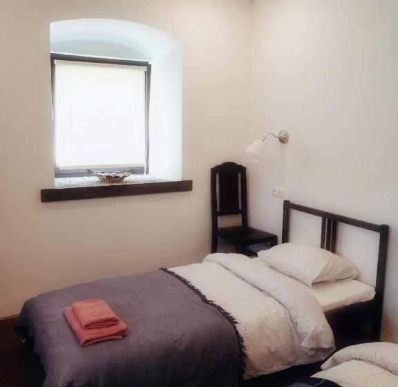 标准四人间共用浴室, Statek Two Brooms, Apartment