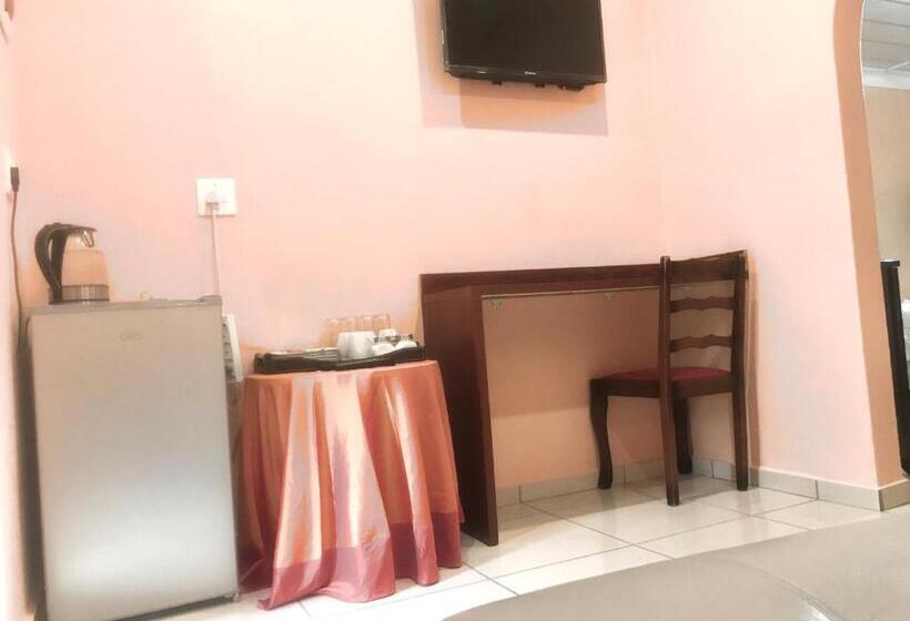 Семейный Номер, Ankuweni Guest House