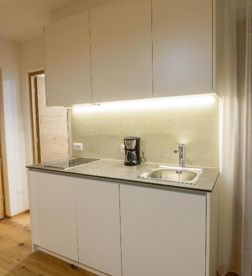 استودیوی استاندارد, Residence Stefansdorf