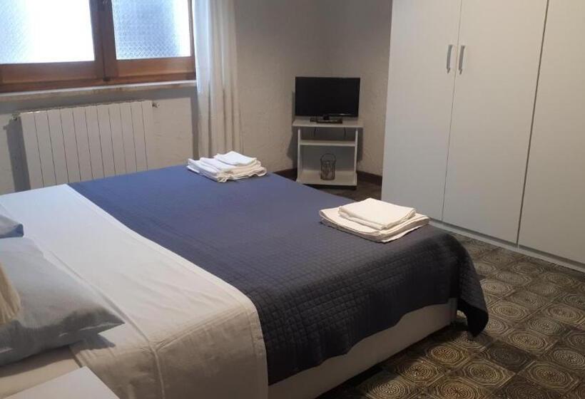 Standard room with outdoor bath, Casa Sui Tetti
