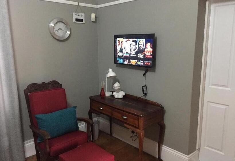 اتاق لوکس با چشم‌انداز باغ, Casa Mia