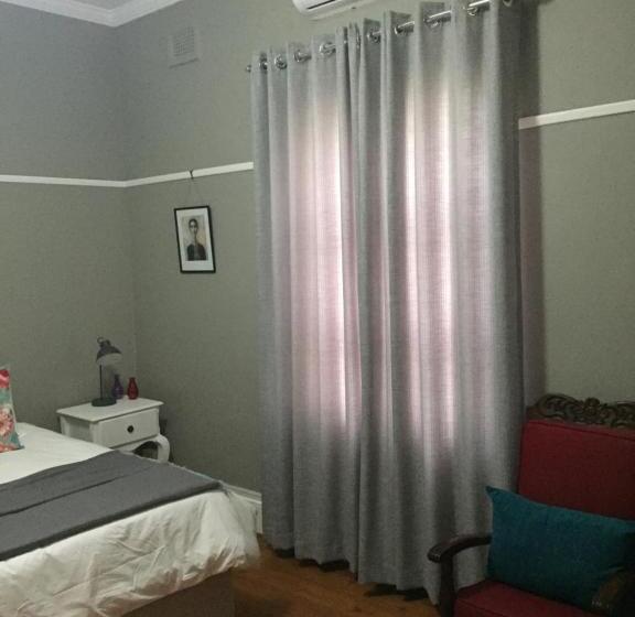 اتاق لوکس با چشم‌انداز باغ, Casa Mia