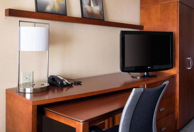 스탠다드 룸 킹사이즈 침대, Courtyard By Marriott Sacramento Cal Expo