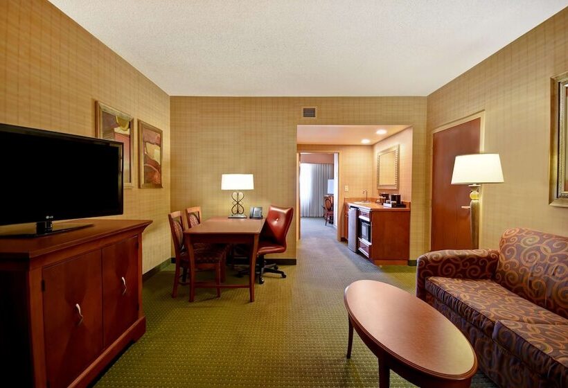 Люкс, Embassy Suites By Hilton At Hot Springs Convention Center