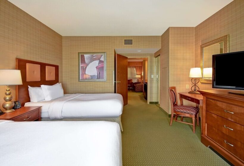غرفة بريميوم, Embassy Suites By Hilton At Hot Springs Convention Center