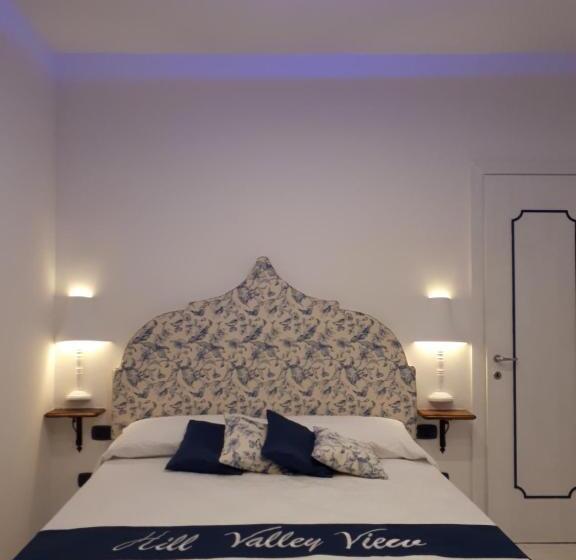 Quarto Familiar, Hill Valley View