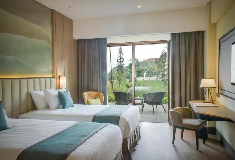 Номер Стандарт с Террасой, Mason Pine Hotel Bandung