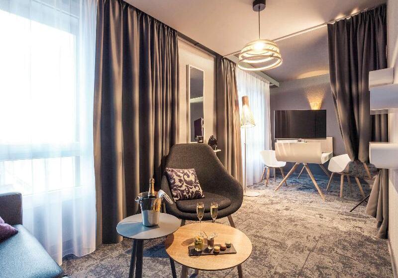 اتاق لوکس با تخت بزرگ, Sheraton Shanghai Hongkou
